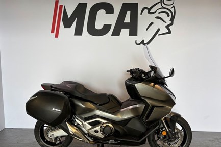 Honda Forza 750