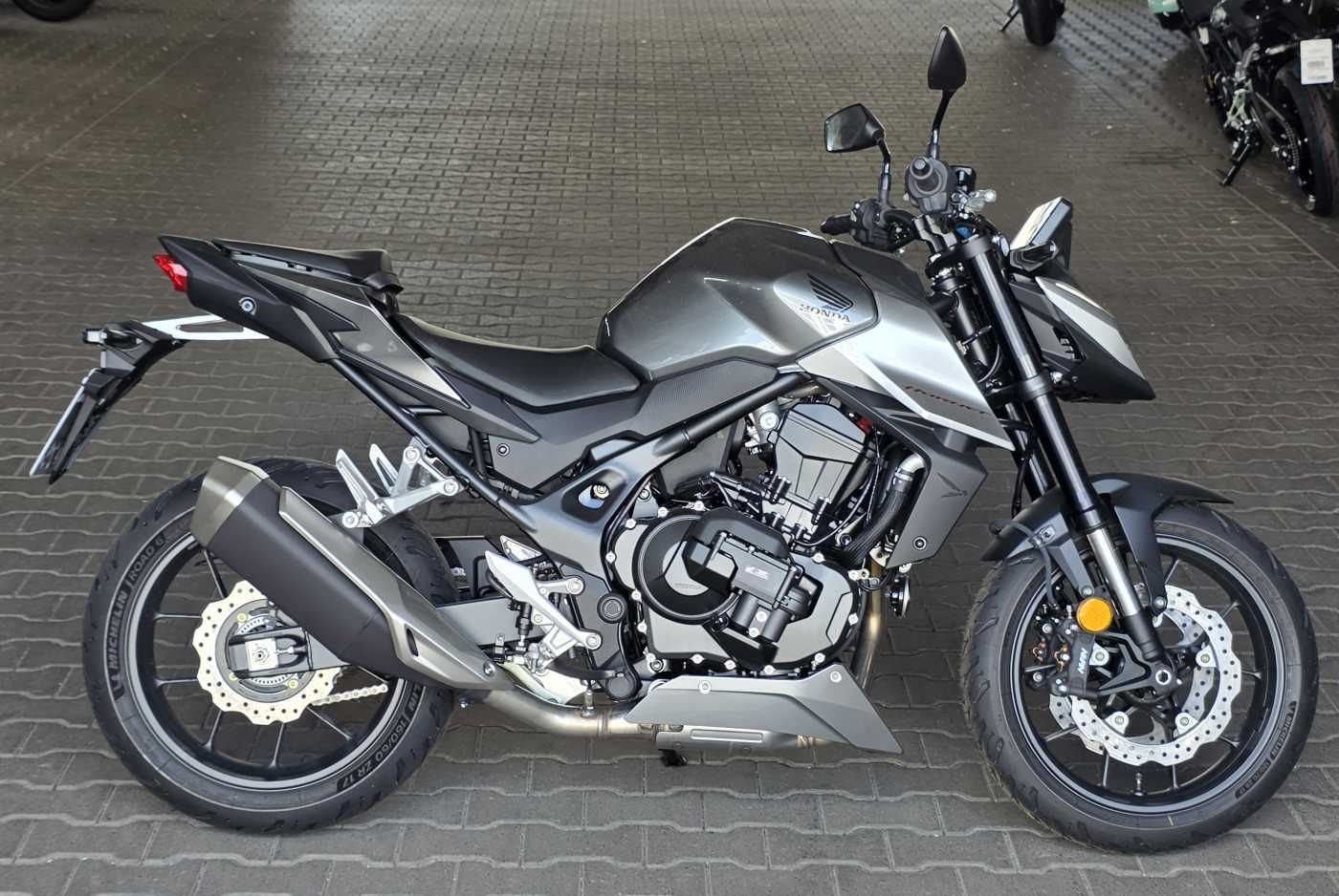Honda CB750 Hornet E-Clutch