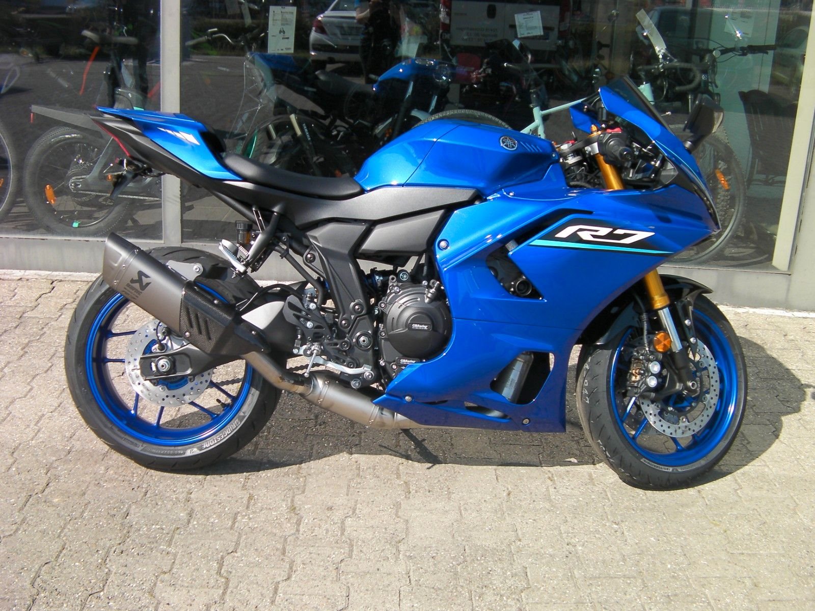 Yamaha R7