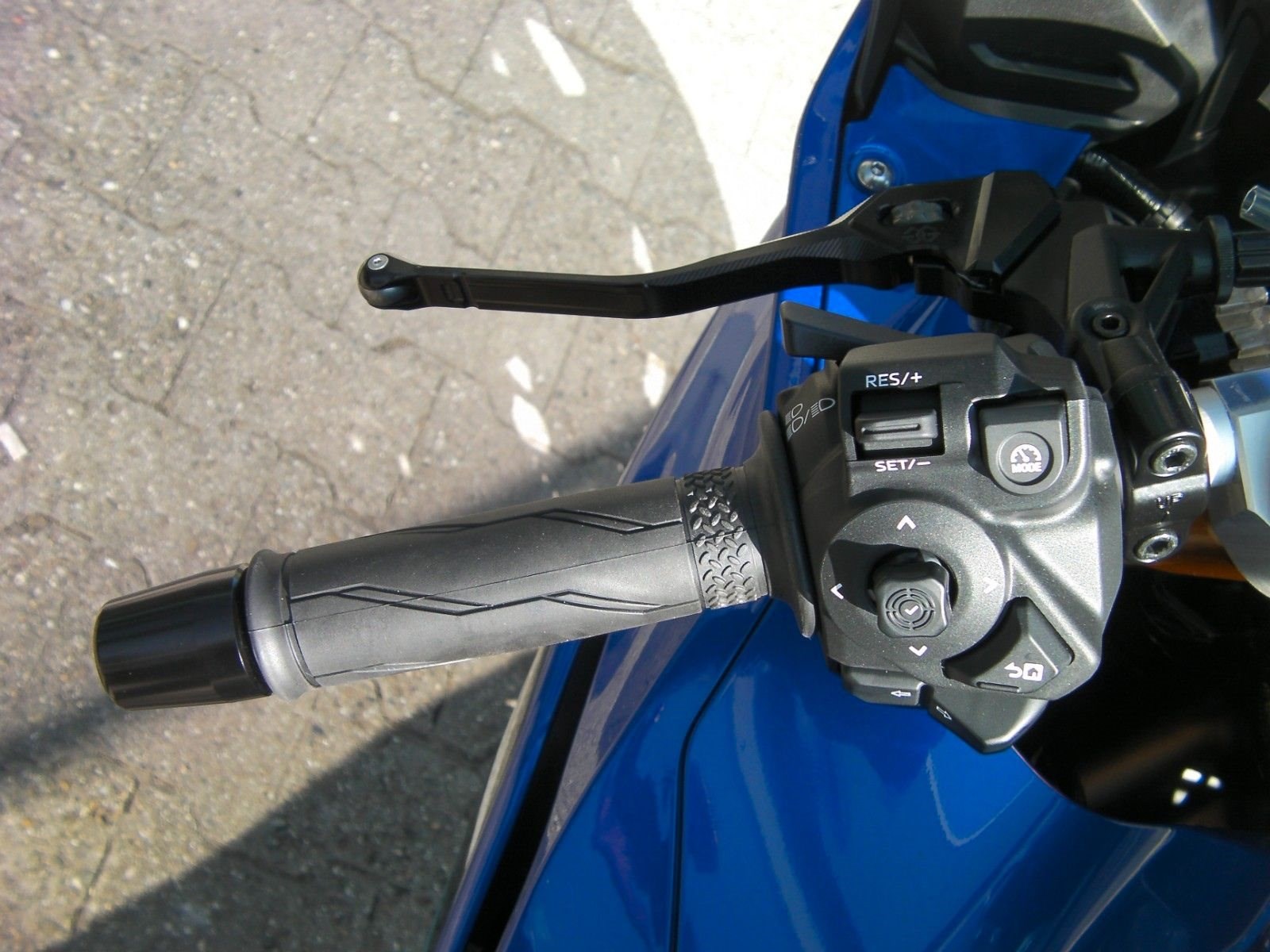 Yamaha R7