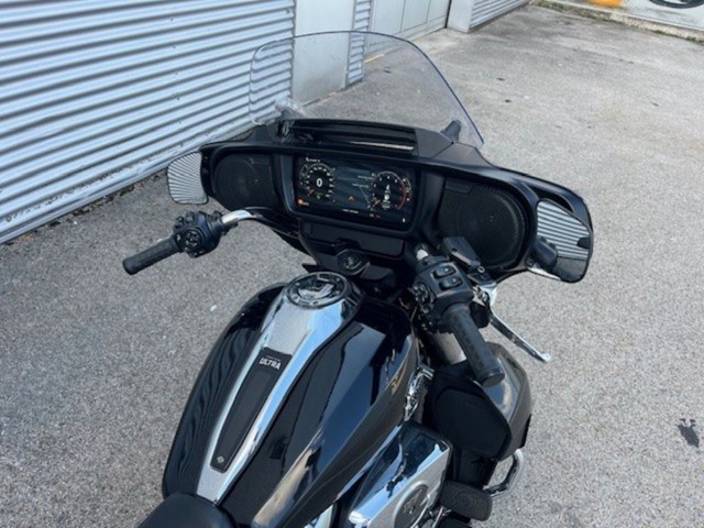 Harley-Davidson Street Glide Ultra (schwarz) - Bild 4