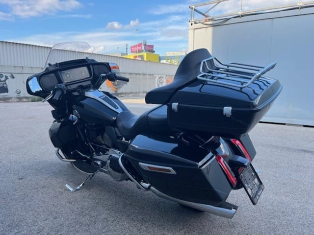 Harley-Davidson Street Glide Ultra (schwarz) - Bild 7