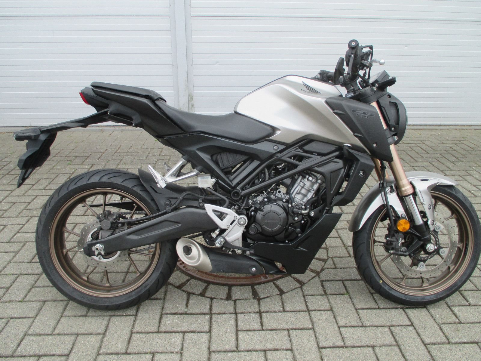 Honda CB125R