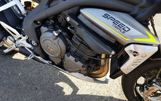 Gebrauchtmotorrad Triumph Speed Triple 1200 RS - Bild 8