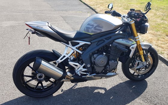 Gebrauchtmotorrad Triumph Speed Triple 1200 RS - Bild 11