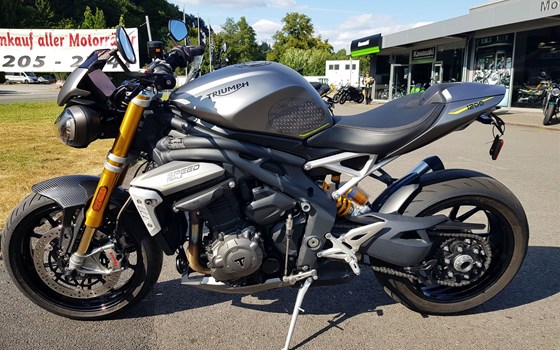 Gebrauchtmotorrad Triumph Speed Triple 1200 RS - Bild 2