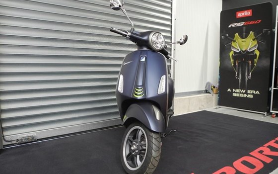 Neufahrzeug Vespa Primavera 125 75th - Bild 8