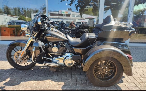 Gebrauchtmotorrad Harley-Davidson Tri Glide Ultra FLHTCUTG - Bild 1