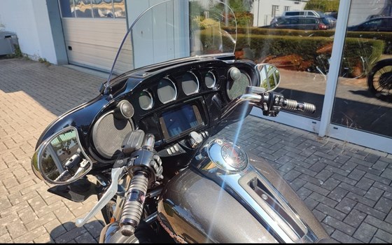 Gebrauchtmotorrad Harley-Davidson Tri Glide Ultra FLHTCUTG - Bild 13