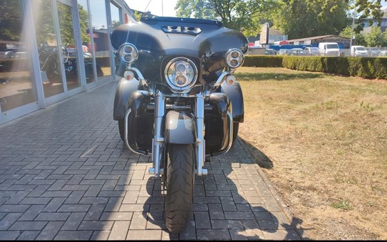 Gebrauchtmotorrad Harley-Davidson Tri Glide Ultra FLHTCUTG - Bild 3