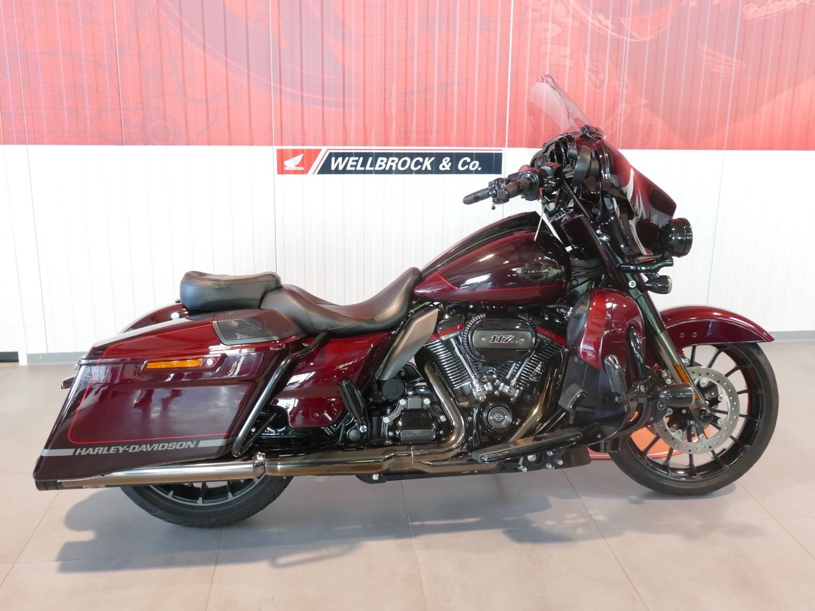 Harley-Davidson CVO Street Glide FLHXSE