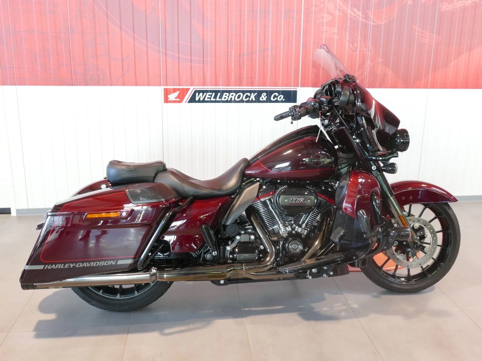 Harley-Davidson CVO Street Glide FLHXSE