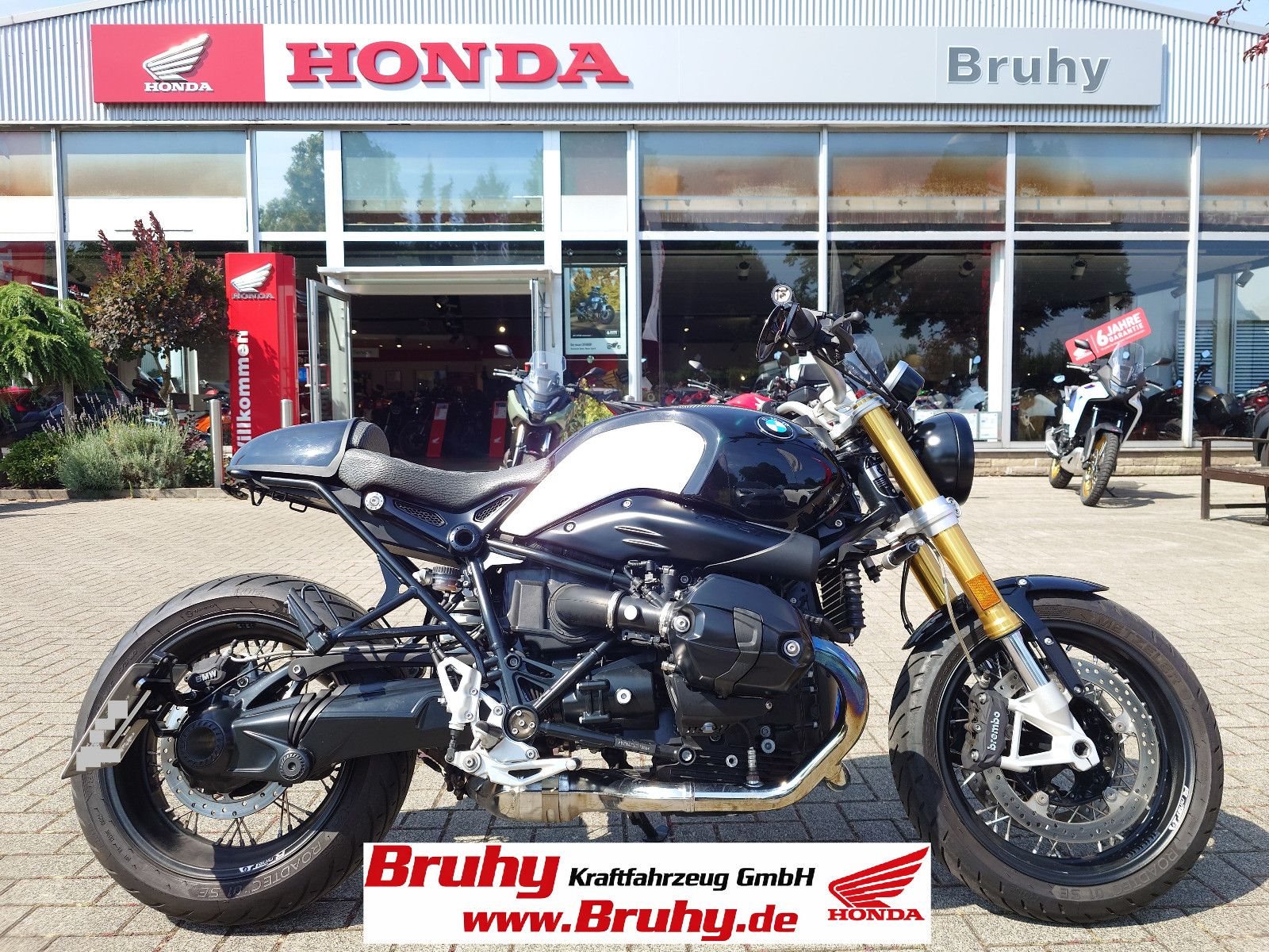 BMW R nineT