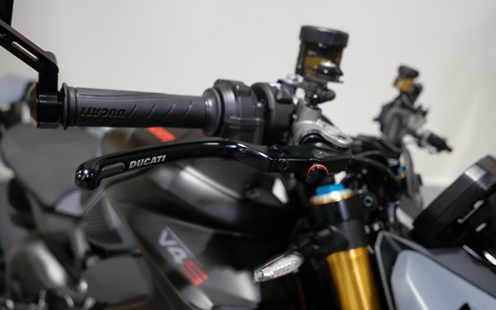 Gebrauchtmotorrad Ducati Streetfighter V4 S - Bild 10