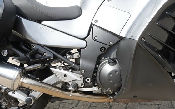 Gebrauchtmotorrad Kawasaki GTR 1400 - Bild 5