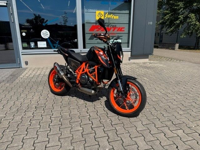 KTM 690 Duke R