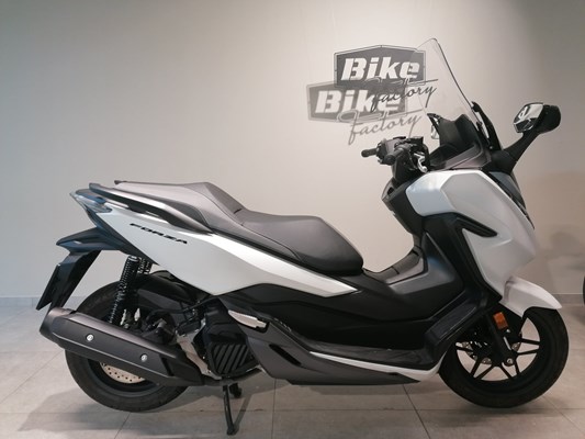 Honda Forza 125 (weiß) - Bild 2