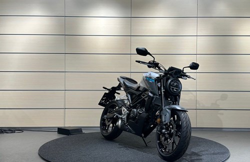Gebrauchtmotorrad Honda CB125R