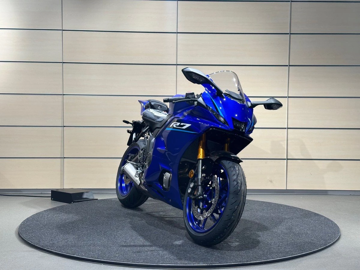 Yamaha R7