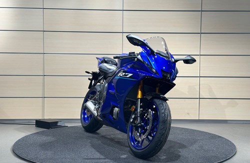 Neumotorrad Yamaha R7