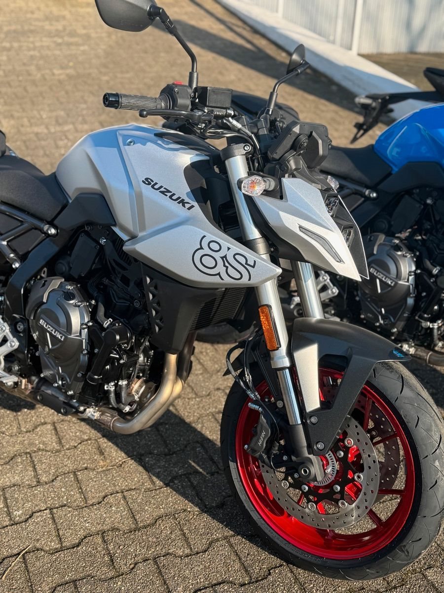 Suzuki GSX-8S