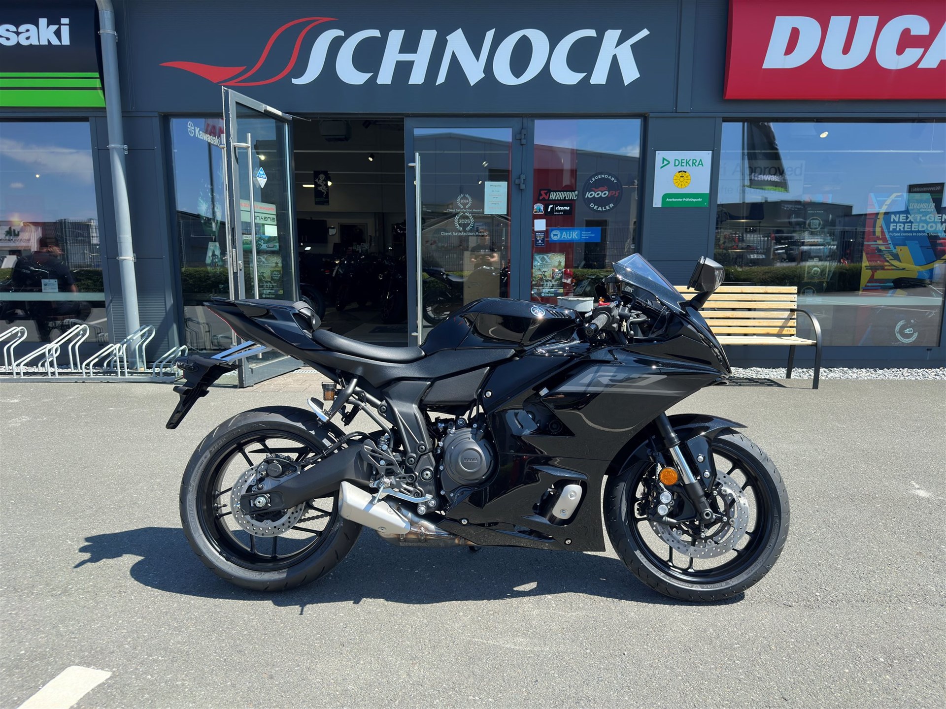 Yamaha R7