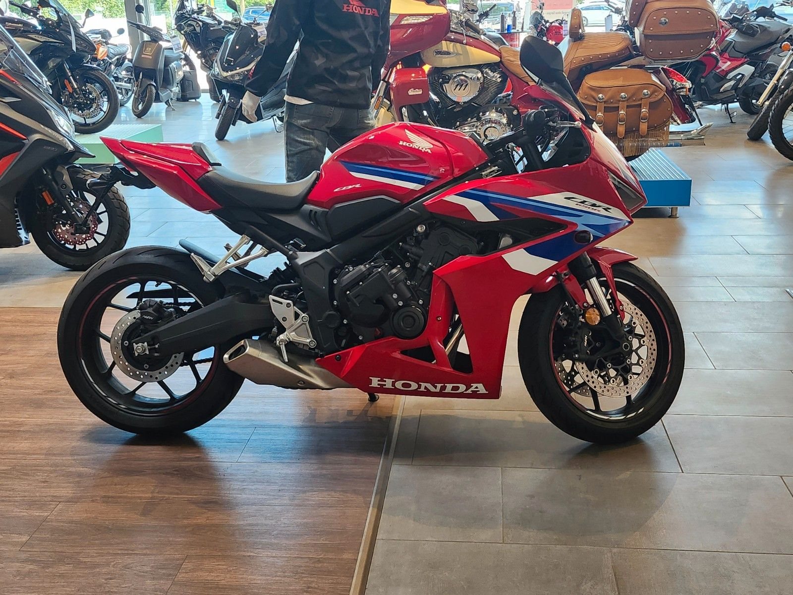 Honda CBR650R E-Clutch