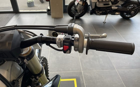 Gebrauchtmotorrad Triumph TF 250-X - Bild 11