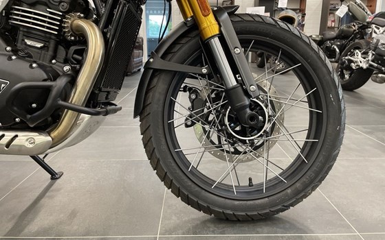 Gebrauchtmotorrad Triumph Scrambler 400 XC - Bild 7