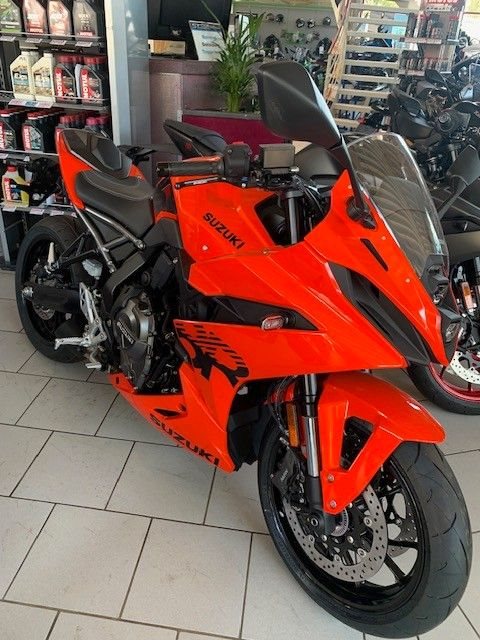 Suzuki GSX-8R Daidai-Iro Power Edition