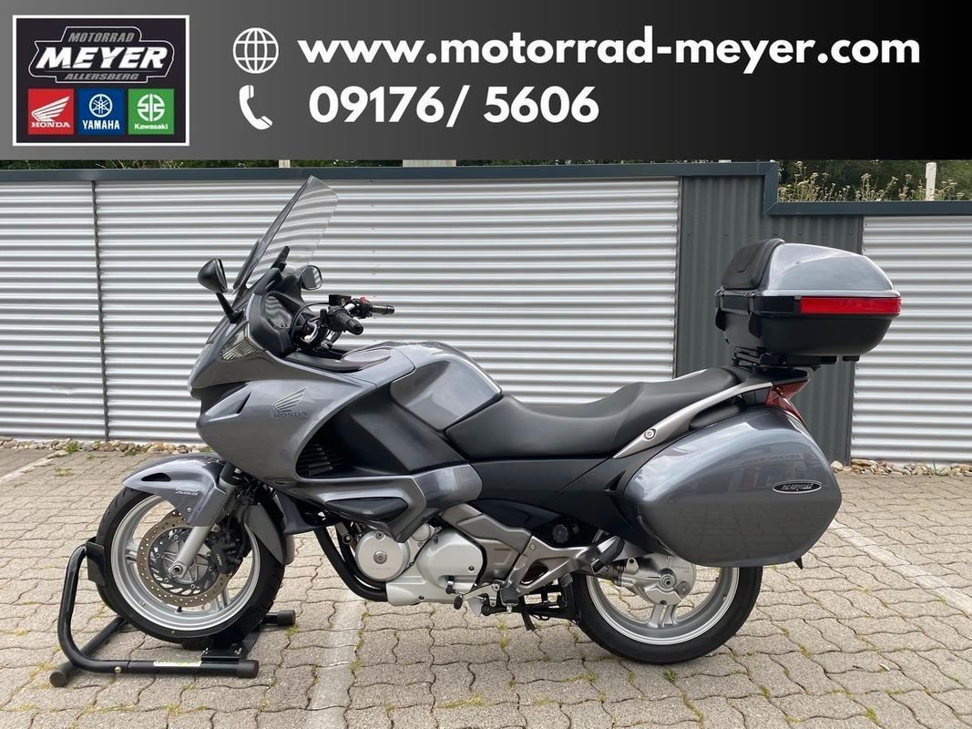 Honda NT700V Deauville