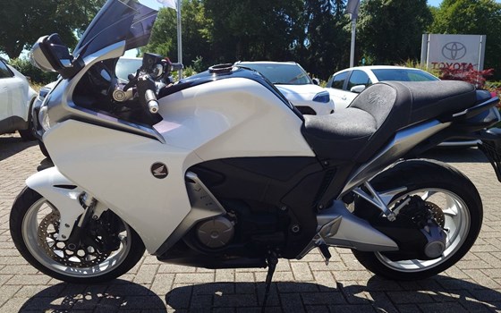 Gebrauchtmotorrad Honda VFR1200 FD - Bild 6