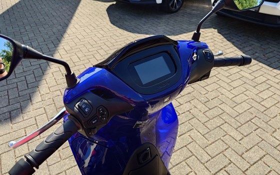 Gebrauchtmotorrad Honda SH125i - Bild 7
