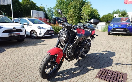 Gebrauchtmotorrad Honda CB125R - Bild 3