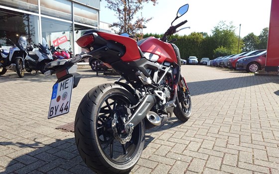 Gebrauchtmotorrad Honda CB125R - Bild 6