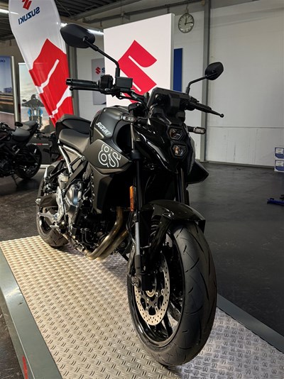 GSX-8S