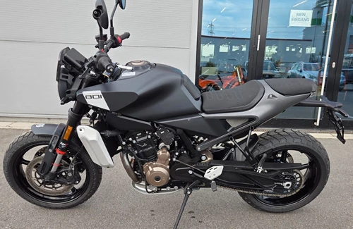 Gebrauchtmotorrad Husqvarna Svartpilen 801