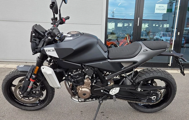 Husqvarna Svartpilen 801