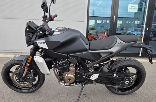 Gebrauchtmotorrad Husqvarna Svartpilen 801