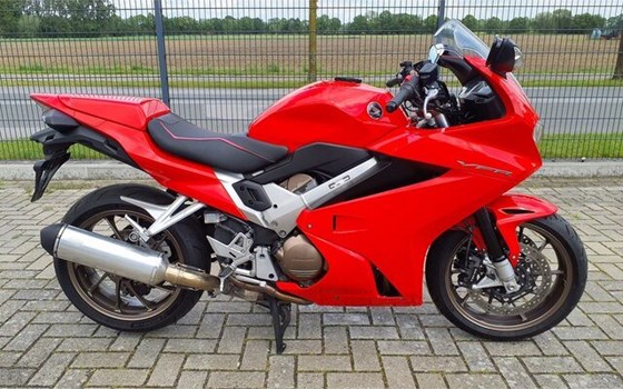 Gebrauchtmotorrad Honda VFR 800 F - Bild 1
