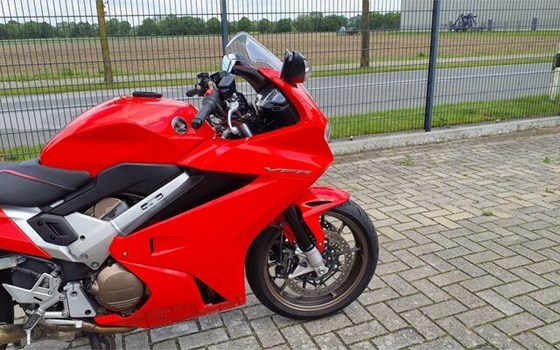 Gebrauchtmotorrad Honda VFR 800 F - Bild 10