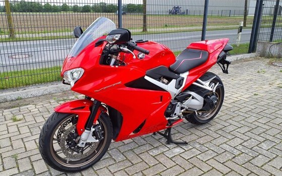 Gebrauchtmotorrad Honda VFR 800 F - Bild 12
