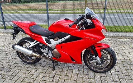 Gebrauchtmotorrad Honda VFR 800 F - Bild 13
