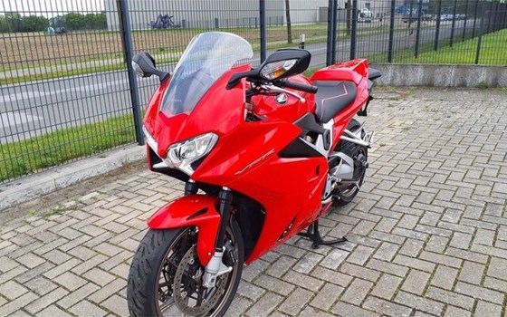 Gebrauchtmotorrad Honda VFR 800 F - Bild 16