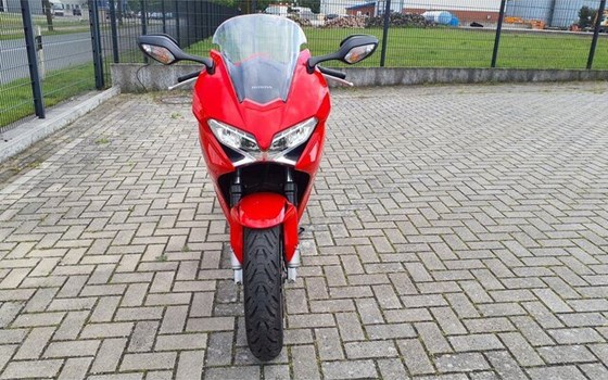 Gebrauchtmotorrad Honda VFR 800 F - Bild 18