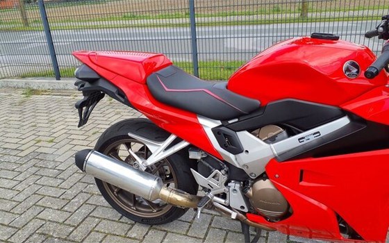 Gebrauchtmotorrad Honda VFR 800 F - Bild 19