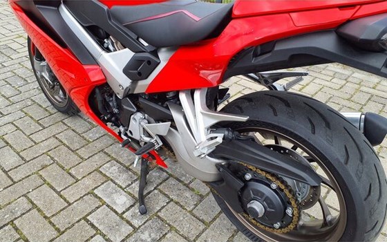 Gebrauchtmotorrad Honda VFR 800 F - Bild 2