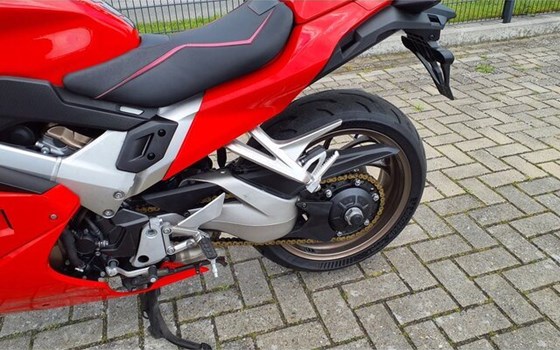 Gebrauchtmotorrad Honda VFR 800 F - Bild 3