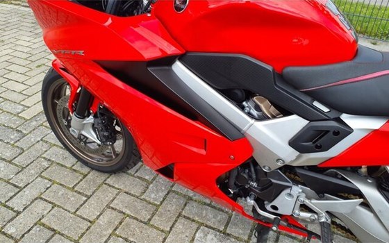 Gebrauchtmotorrad Honda VFR 800 F - Bild 4