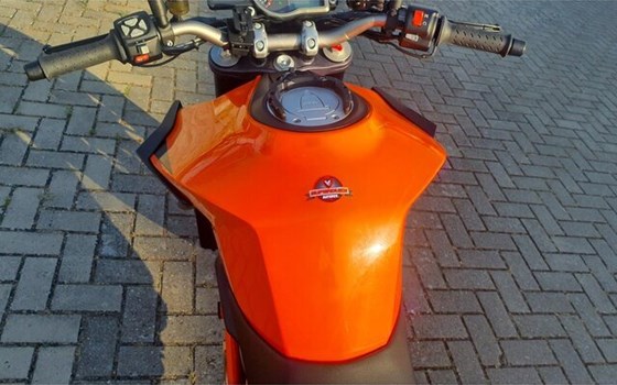 Gebrauchtmotorrad KTM 1290 Super Duke R - Bild 3